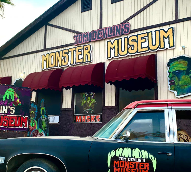 tom-devlins-monster-museum-photo
